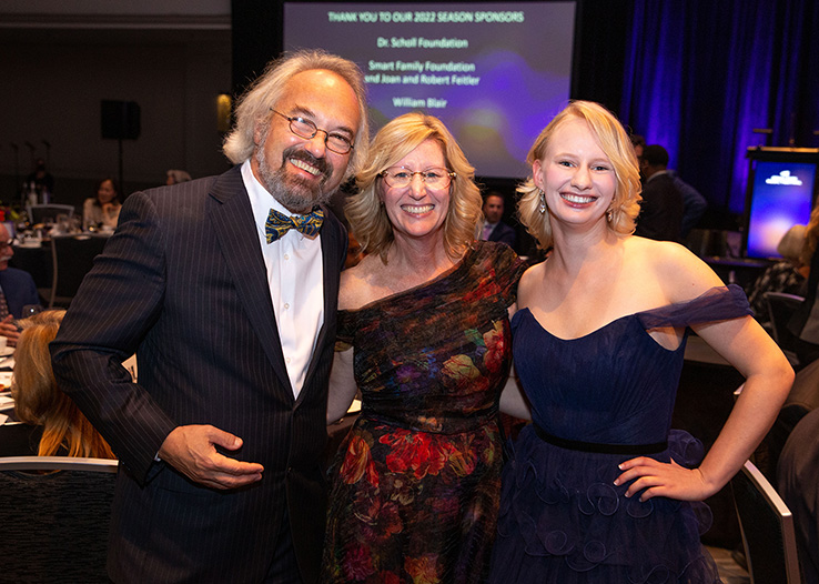 Carlos Kalmar with event co-chairs Jill Mueller and Emma Mueller