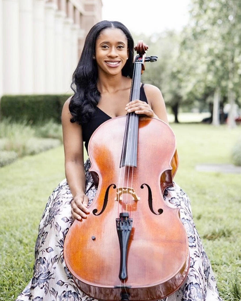 Cellist Lindsey Sharpe