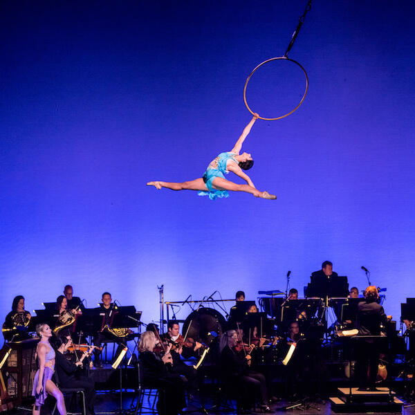 Troupe Vertigo soars above the orchestra