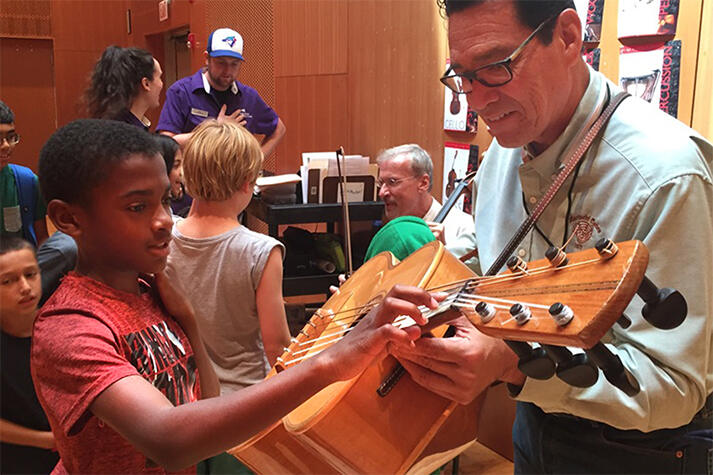 Campers meet Randy Carrillo from Mariachi Cobre