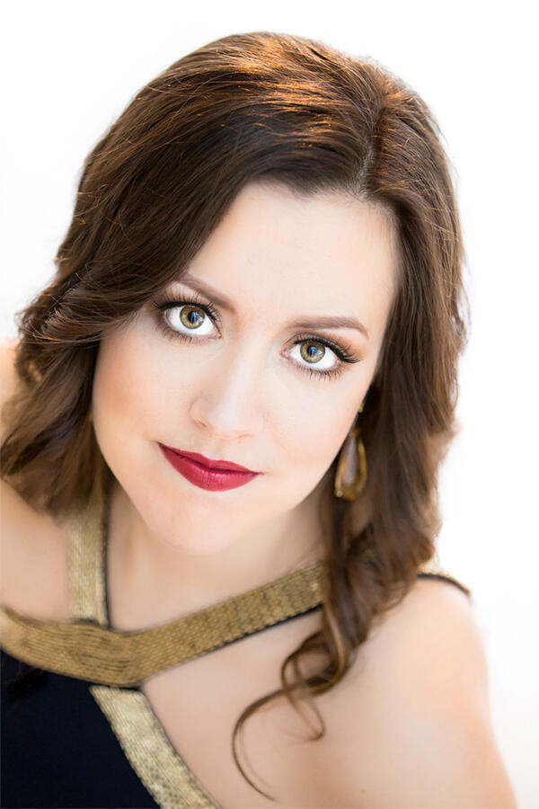 Chicago-based soprano Katelyn Lee