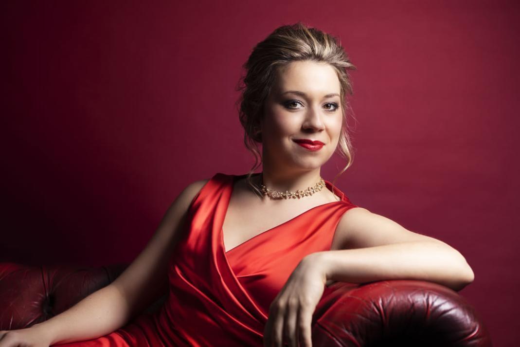 Photo of soprano Olivia Boen.