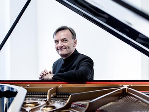 Piano Virtuoso Stephen Hough Returns
